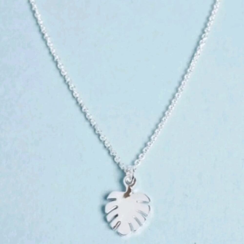 Misha Hawaii Necklace Silver  Palm Leaf Pendant Charm on an 18" Chain‎  NWT